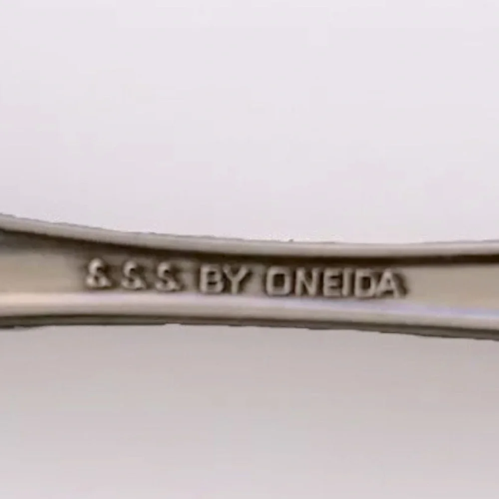 Oneida SSS Stainless Silverware RENOIR PEMBROOKE Dinner Fork 7 1/4”